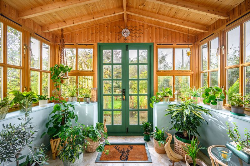 Garden Room- click for photo gallery
